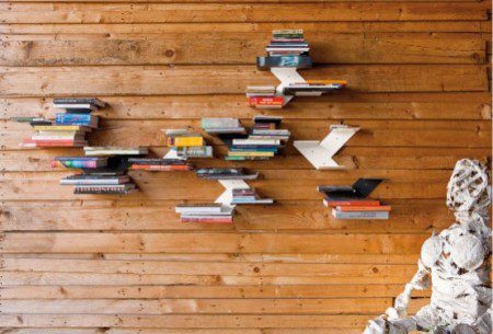 Черно-белые книжные полки Fin от B-Line Черно-белые книжные полки Fin от B-Line
