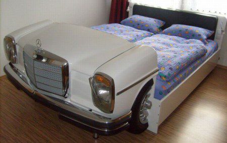 Идея кровати: Кровать в виде старого Mercedes