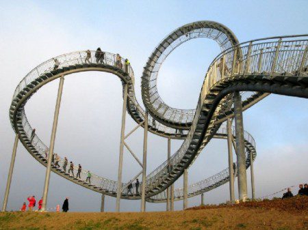 Это называется Tiger & Turtle Magic Mountain Sculpture