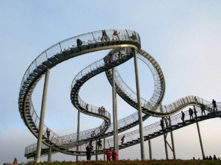 Это называется Tiger & Turtle Magic Mountain Sculpture